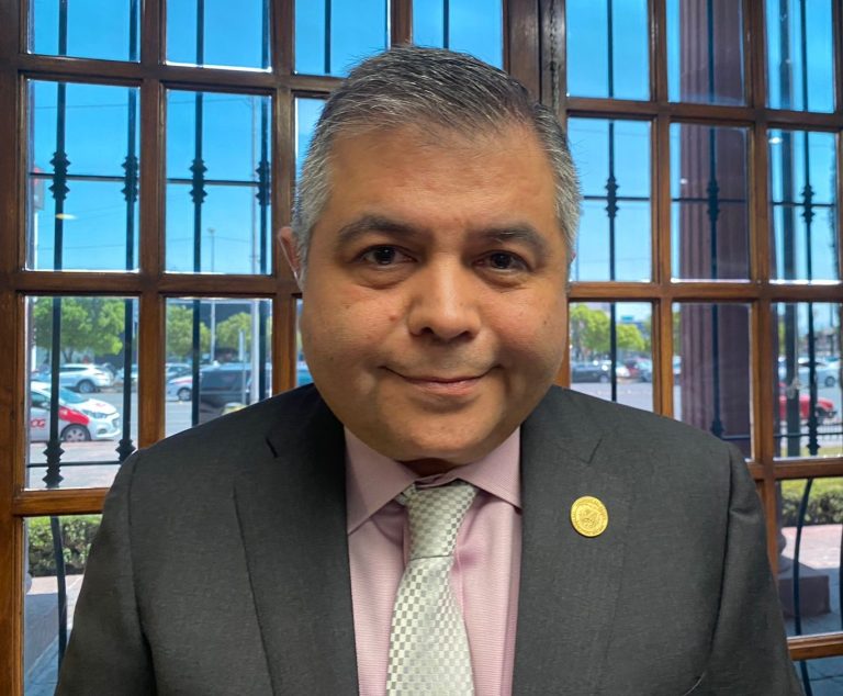 Muestra AMLO a México como “candil de la calle y oscuridad de su casa”: Olmos   