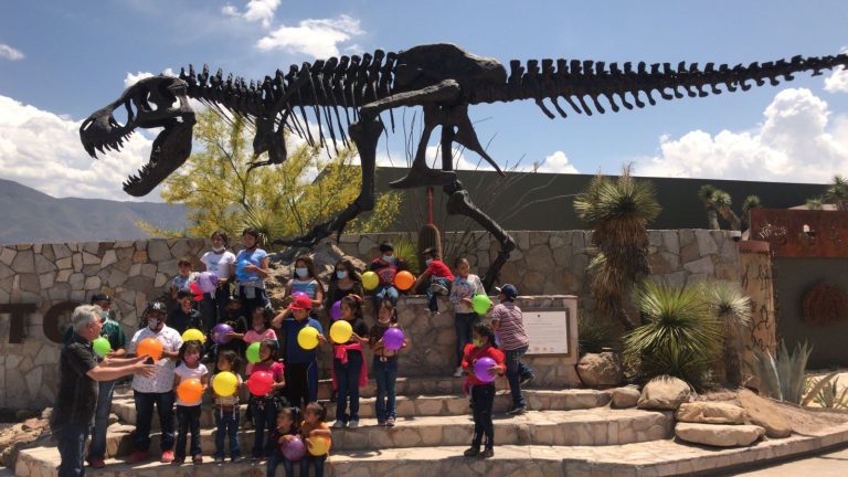 Niños de Ramos Arizpe visitan el Museo del Desierto