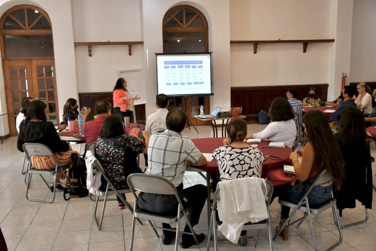 Organizan mesas de trabajo a favor de la prevención de embarazos en adolescentes