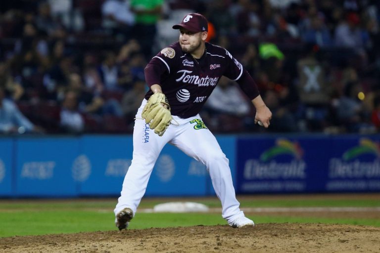 El zurdo Carlos Vázquez se une al bullpen saltillense 