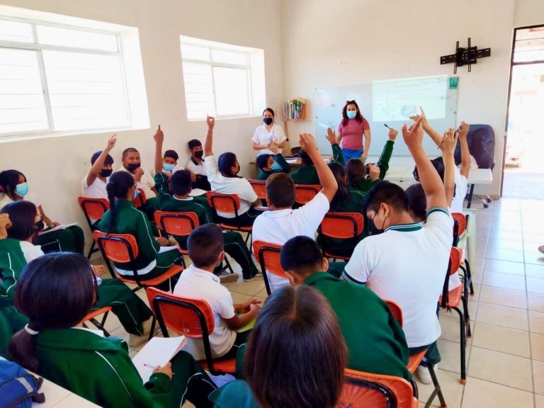 Imparten charla sobre adicciones, violencia en el noviazgo y sexualidad responsable a estudiantes de tele secundaria “Eulalio Gutiérrez”