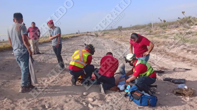 Vuelcan en la carretera a Monclova; hay un muerto y cinco lesionados, uno de gravedad