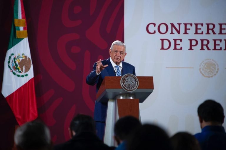 A ninguna aerolínea se le obliga a operar en el AIFA: López Obrador