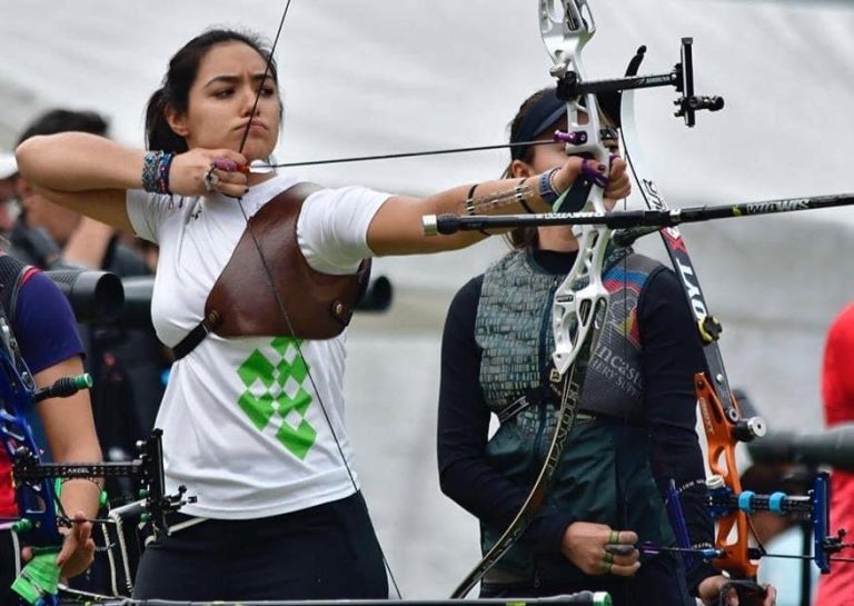 Arquera Ana Paula Vázquez denuncia robo de material deportivo de tiro con arco