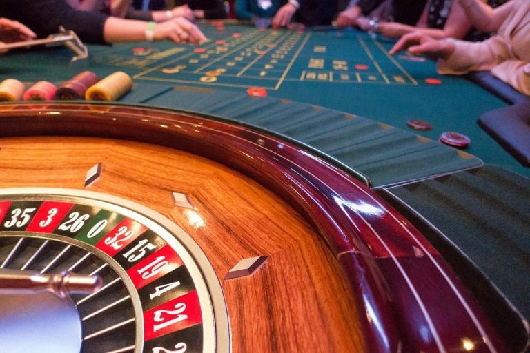 Cómo jugar a la ruleta francesa