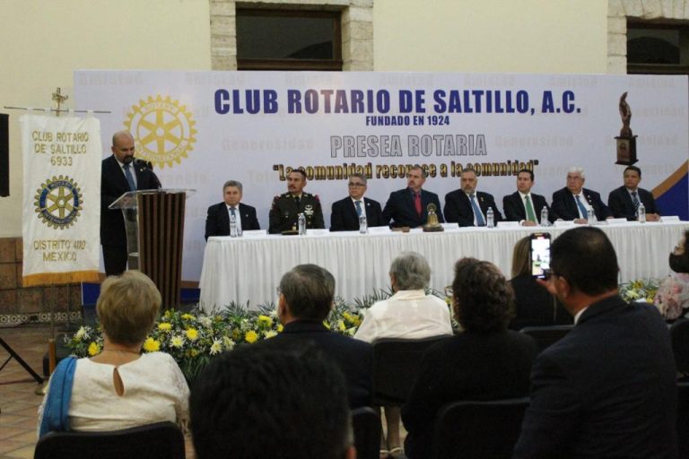 Entregan Presea Rotaria a ciudadanos altruistas