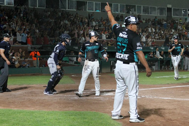 Gana Saraperos 3 a 2 Sultanes y empata la serie