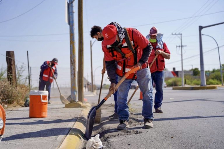 Mantienen limpias las vialidades de Ramos; recogen dos toneladas de basura en calles y bulevares