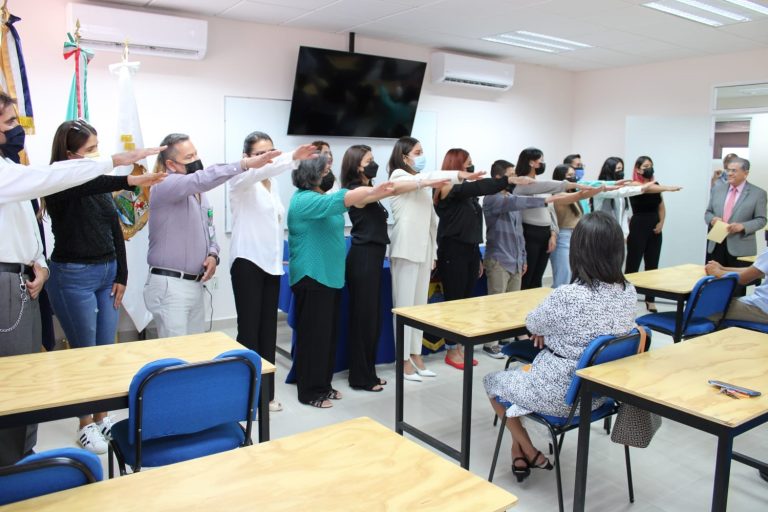 Rinden protesta miembros del Consejo Directivo de la Facultad de Ciencias Biológicas y Sociedad de Alumnos de la Facultad de Medicina UT