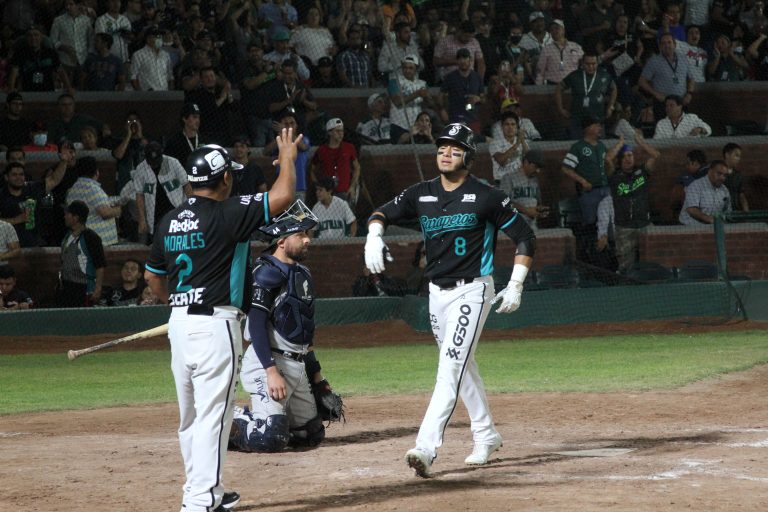 Sultanes gana 9 a 3 a Saraperos para quedarse con el Clásico del Norte 