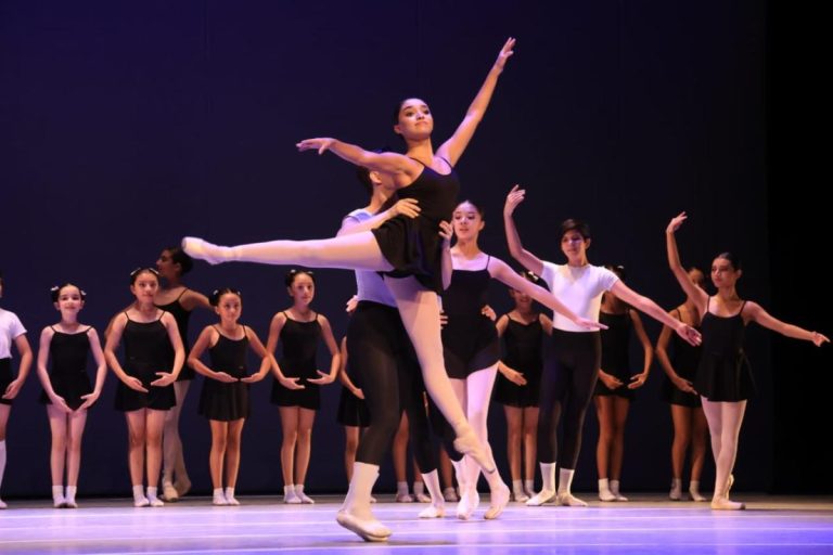 Saltillenses viven emociones con Gala Internacional de Ballet