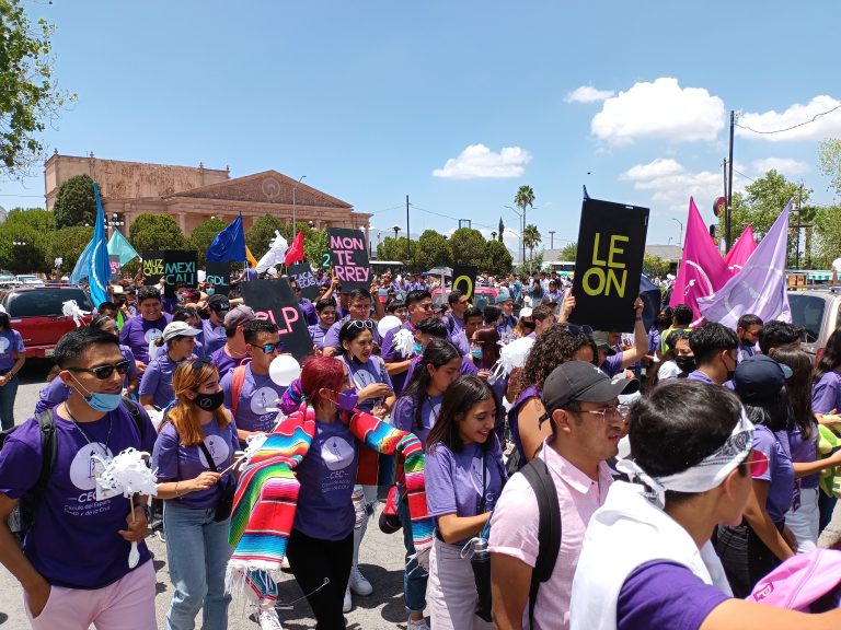 Con marcha por la paz, concluye en Saltillo reunión nacional de jóvenes católicos