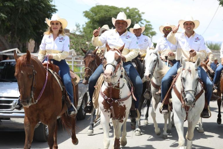 Encabeza Manolo Jiménez festejos del 291 aniversario de Viesca