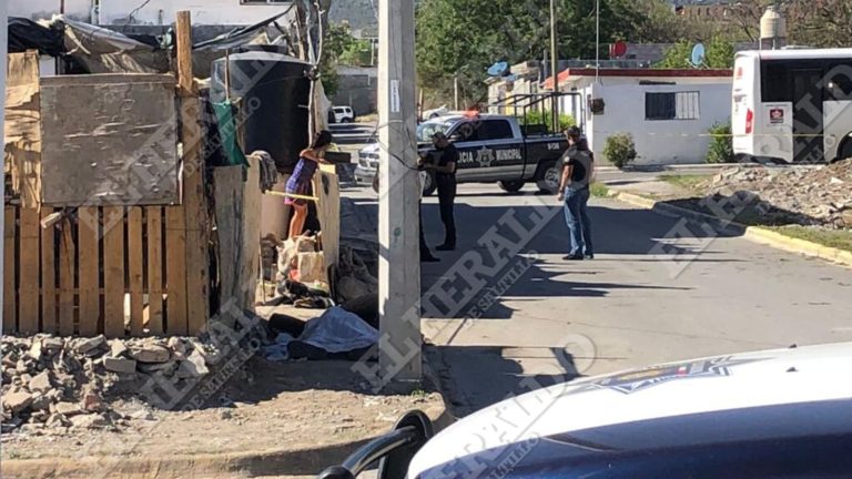 Muere en la banqueta camino a la tienda