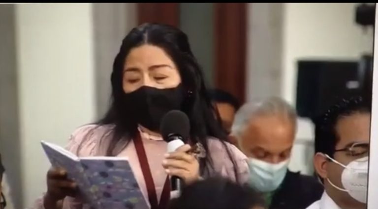 Periodista confronta a AMLO y denuncia amenazas por hacer preguntas en la “mañanera”