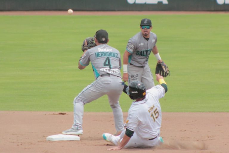 Pericos gana 7 a 5 a Saraperos con carreras en sexta y séptima y se lleva serie completa 