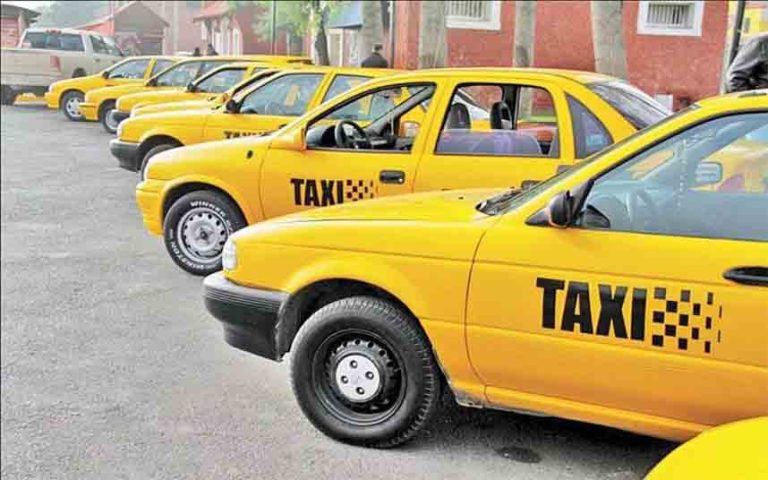 Pide Municipio denunciar abusos de taxistas en cobros