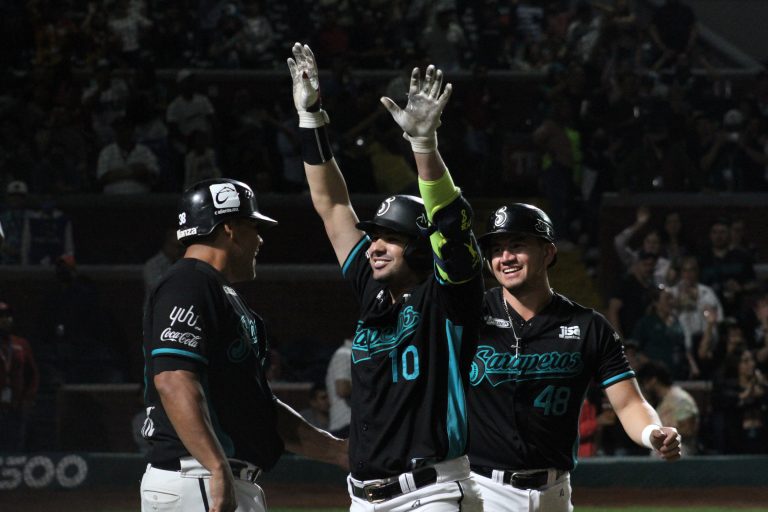 Piratas de Campeche gana 14 a 13 a Saraperos para empatar la serie en 11 entradas 