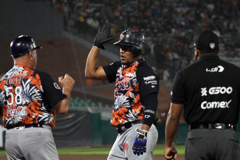 Tigres viene de atrás para ganar 9 a 5 a Saltillo y romperle racha de 6 triunfos