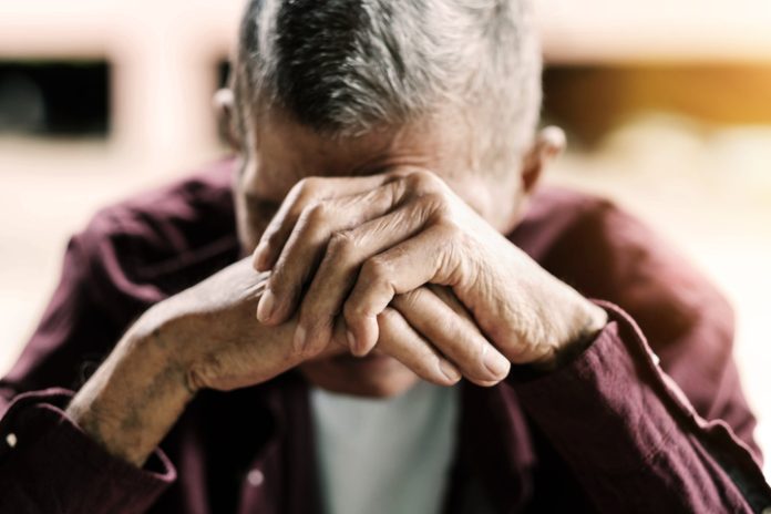 Tratan ansiedad y depresión en adultos mayores