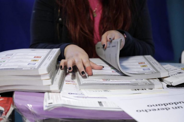 Boletas del INE serán convertidas en libros de texto