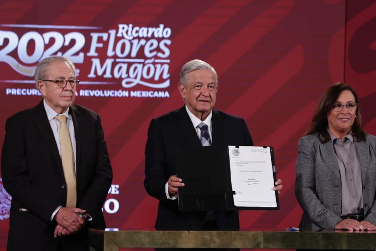 López Obrador envía al Congreso reforma para eliminar horario de verano