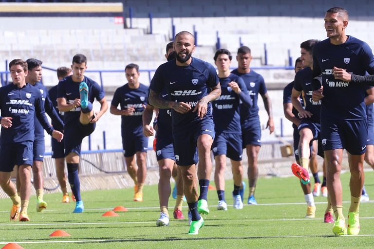 Jersey de Pumas se agota tras la llegada de Dani Alves