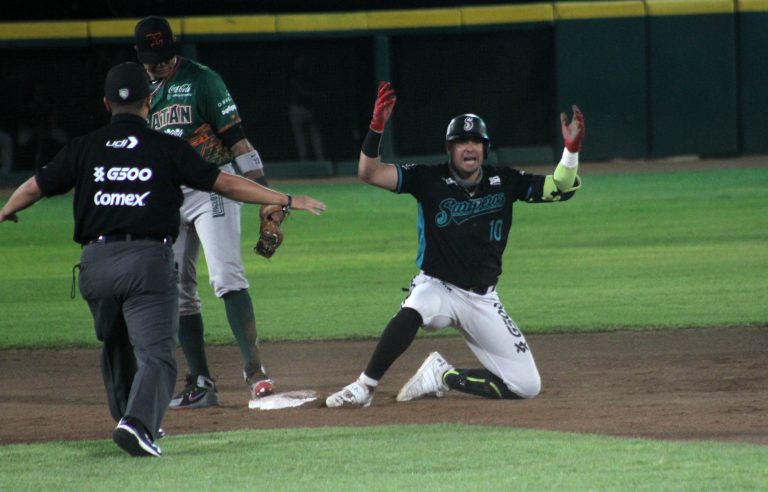 Leones de Yucatán gana a Saraperos con rally de 7 carreras en la segunda