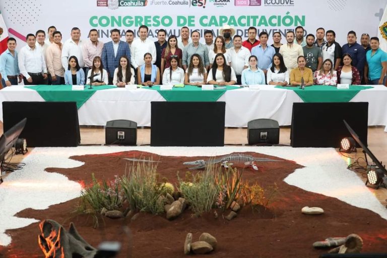 Con nuestros jóvenes Coahuila tiene presente y futuro: Manolo