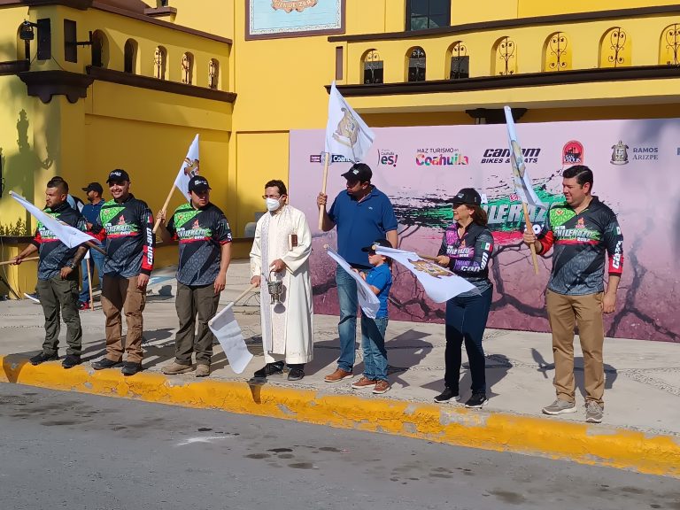 Da Chema Morales banderazo de arranque a participantes de la Ruta Chilerazo 2022