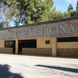 Ejerce 85% de egresados de Medicina en Coahuila al terminar estudios