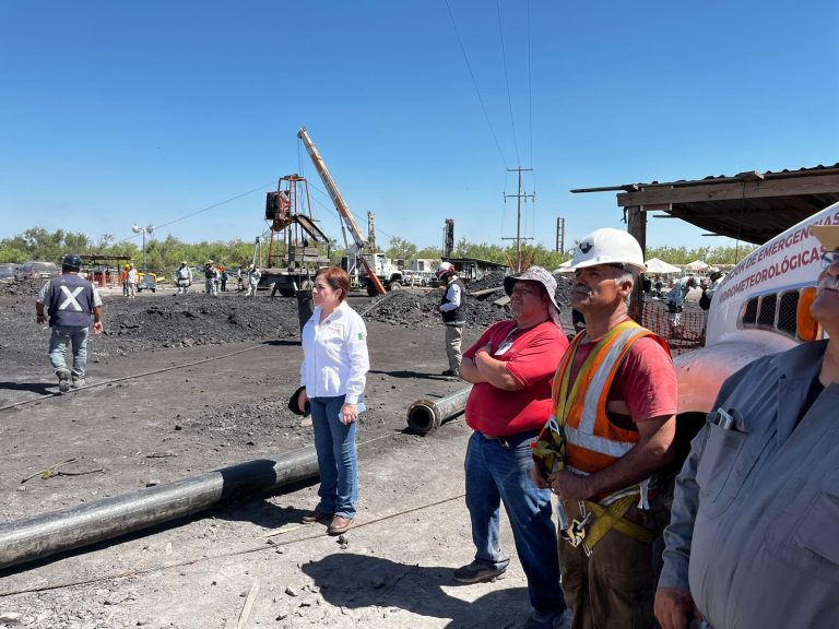 «No vamos a abandonar a mineros atrapados»: PC a familiares