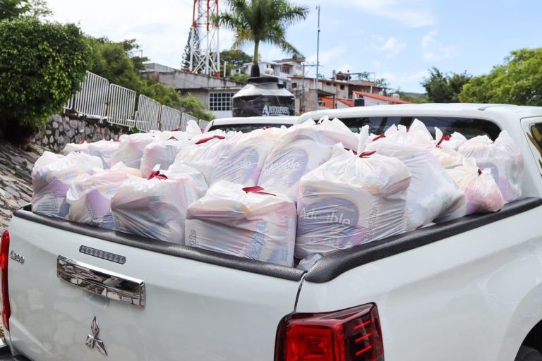 Familias desplazadas de Guerrero rechazan «dádivas» de gobernadora