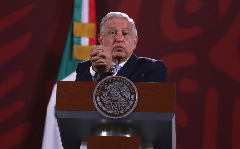 López Obrador minimiza irregularidades en elecciones internas de Morena