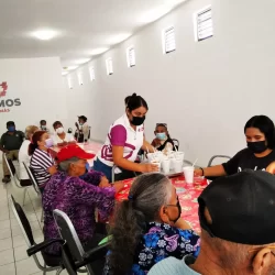 Se ponen el delantal en DIF Ramos Arizpe, por los adultos mayores2
