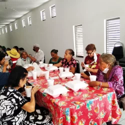 Se ponen el delantal en DIF Ramos Arizpe, por los adultos mayores5