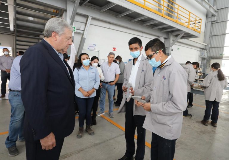 Trabaja Chema Fraustro por los jóvenes