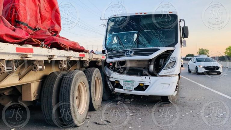 Accidente de transporte de personal deja 35 trabajadores lesionados