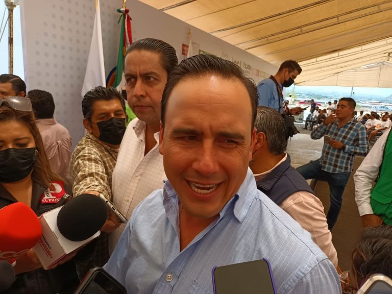 Aunque tardía, visita del presidente a Coahuila es positiva para rescate de mineros: Manolo