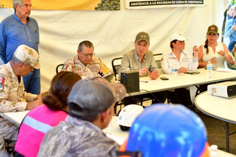 Avanzan labores de rescate de mineros en Agujita   