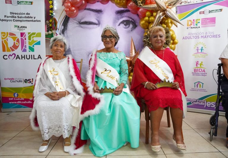 Coronan a la Reina del Adulto Mayor de la colonia Blanca Esthela