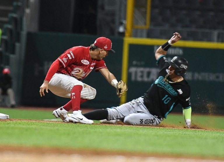 Diablos rojos gana juego de volteretas a Saraperos en el infierno solar 