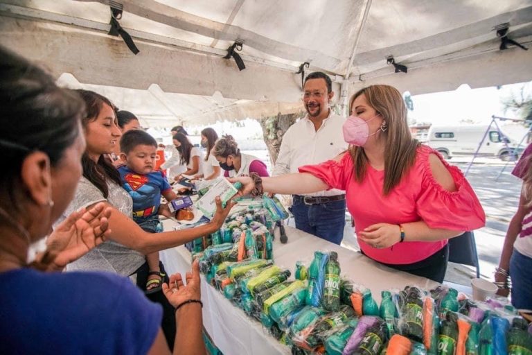 En Paredón, más de 60 familias se beneficiaron con brigada de salud 