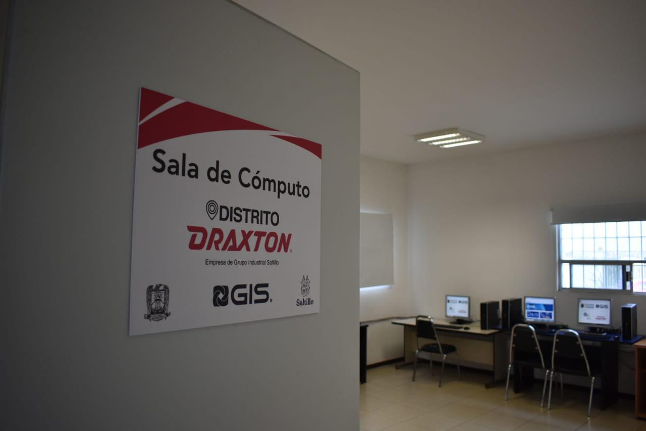 Inaugura UA de C Sala de Cómputo en Centro Comunitario en la colonia