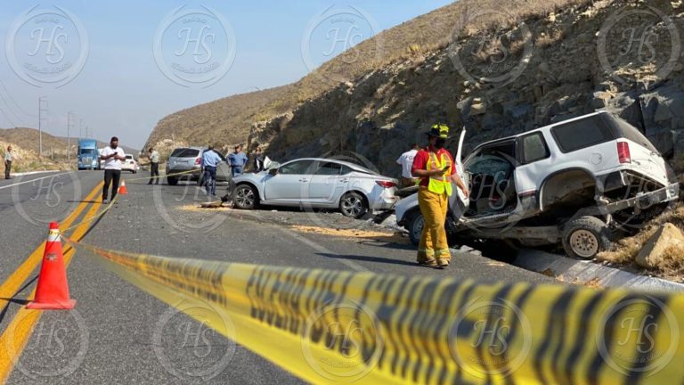 Mueren dos personas en accidente carretero