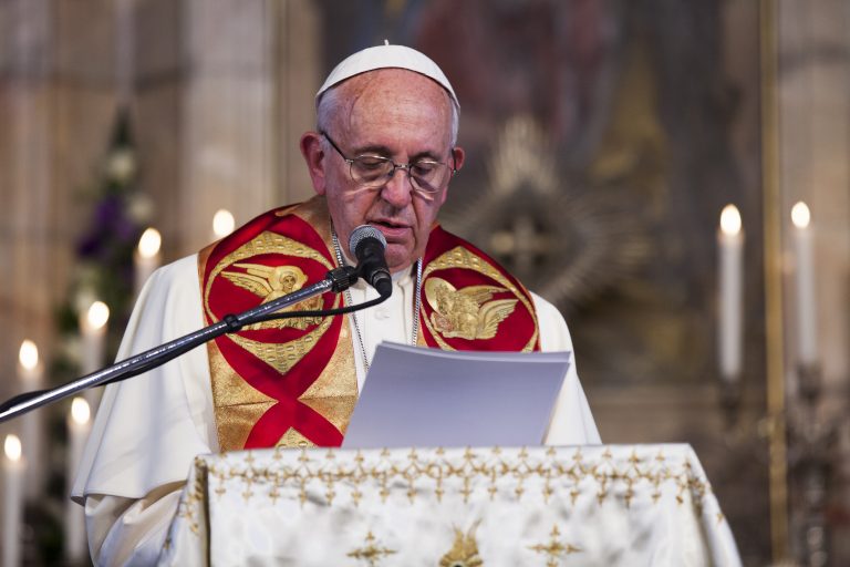 El Papa Francisco emprende el viaje más largo de su pontificado