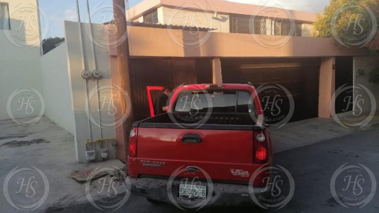 Roba camioneta, asalta un Oxxo y es capturado en persecución