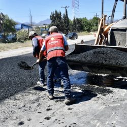 Reparan baches en bulevar Los Pinos 2