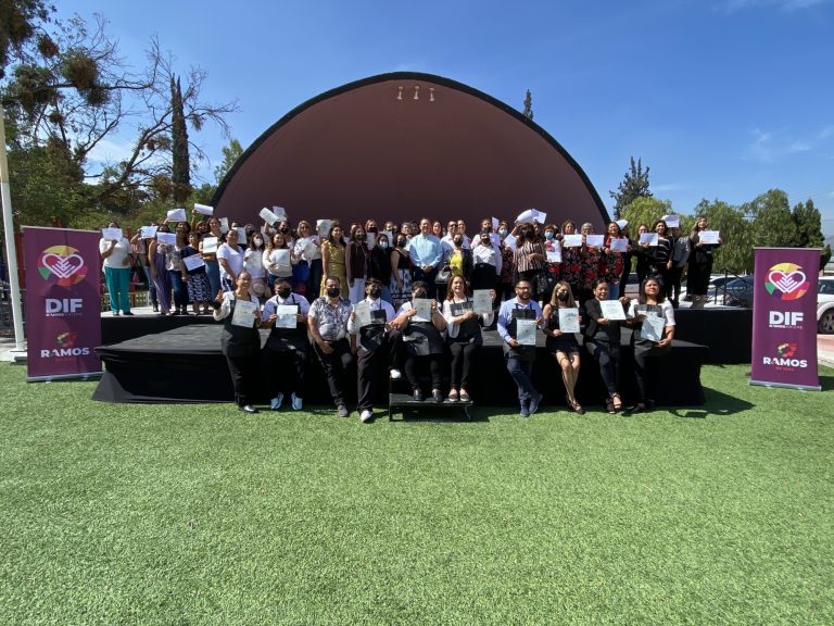 Se gradúan 74 ramosarizpenses de los talleres del Centro de Creatividad y Emprendimiento