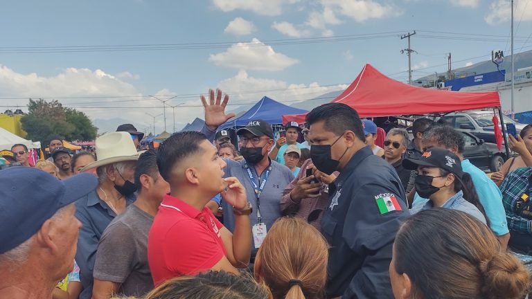 Suben de tono diferencias por control de ambulantes